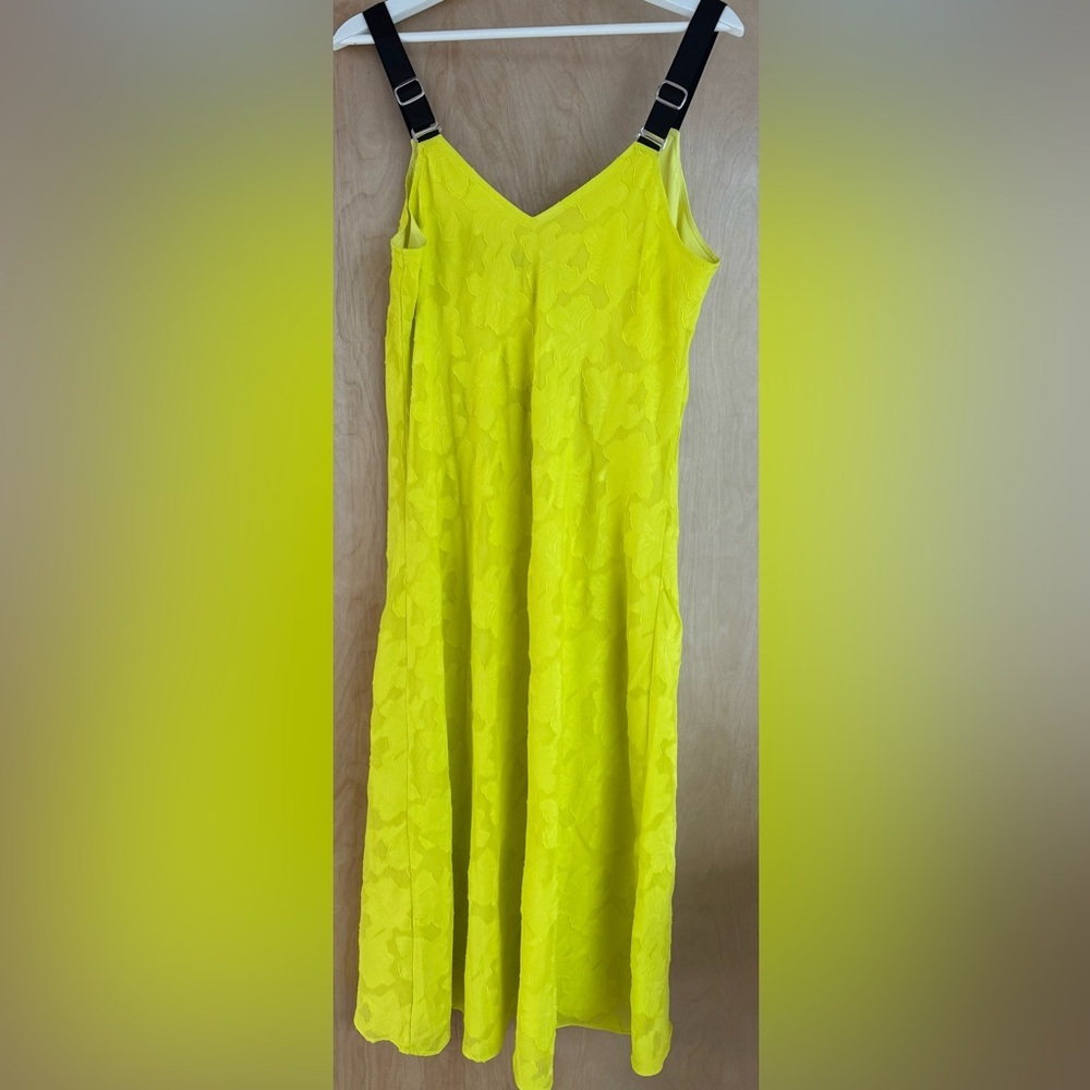 DKNY Clipped Jacquard Floral Dress - Picture 9 of 13